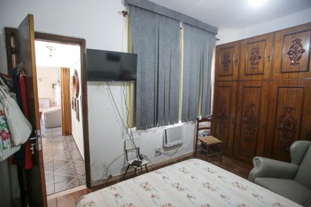 Casa à venda com 303m², 4 quartos e 2 vagasQuarto 1