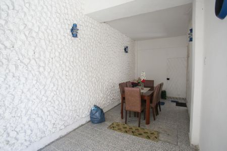 Casa à venda com 303m², 4 quartos e 2 vagasGaragem
