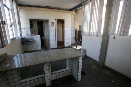 Casa à venda com 303m², 4 quartos e 2 vagasCopa Superior