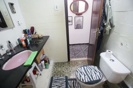 Casa à venda com 303m², 4 quartos e 2 vagasBanheiro Social