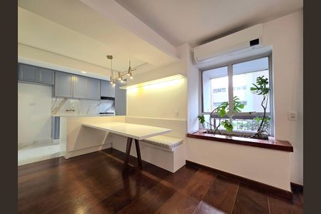 Apartamento à venda com 99m², 1 quarto e 1 vaga Apartamento à venda com 99m², 1 quarto e 1 vagaSala