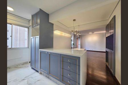 Cozinha de apartamento para alugar com 1 quarto, 99m² em Itaim Bibi, São Paulo