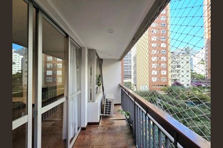 Apartamento à venda com 99m², 1 quarto e 1 vaga Apartamento à venda com 99m², 1 quarto e 1 vagaVaranda