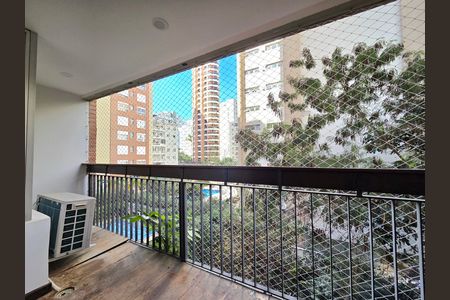 Apartamento à venda com 99m², 1 quarto e 1 vaga Apartamento à venda com 99m², 1 quarto e 1 vagaVaranda