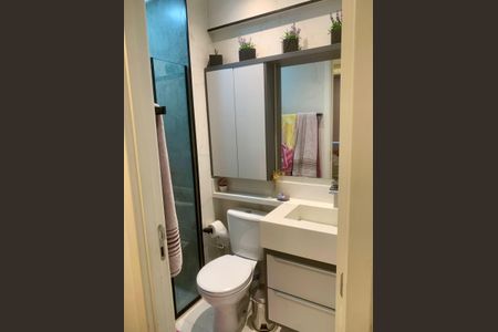 Banheiro de apartamento à venda com 2 quartos, 49m² em Alphaville Empresarial, Barueri