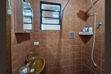 Banheiro de apartamento para alugar com 2 quartos, 55m² em Jardim Dom José, Embu das Artes