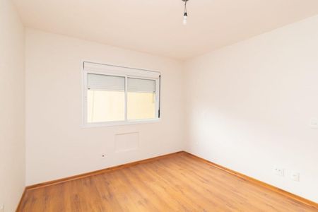 Quarto 1 de apartamento para alugar com 2 quartos, 78m² em Azenha, Porto Alegre