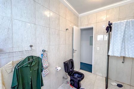 Casa à venda com 320m², 5 quartos e 6 vagasBanheiro - Casa 1