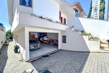Casa à venda com 320m², 5 quartos e 6 vagasGaragem