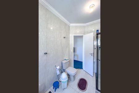 Casa à venda com 320m², 5 quartos e 6 vagasBanheiro da Suíte 1