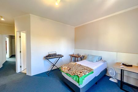 Casa à venda com 320m², 5 quartos e 6 vagasSuite 1 - Casa 1