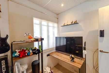 Casa à venda com 320m², 5 quartos e 6 vagasEscritório