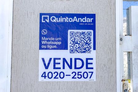 Casa à venda com 320m², 5 quartos e 6 vagasPlaquinha