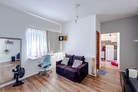 Casa à venda com 320m², 5 quartos e 6 vagasSala - Casa 2