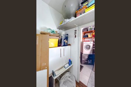 Casa à venda com 320m², 5 quartos e 6 vagasQuarto de Serviço