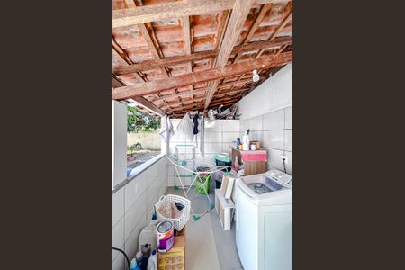 Casa à venda com 320m², 5 quartos e 6 vagasÁrea de Serviço