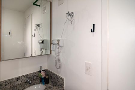 Studio para alugar com 29m², 0 quarto e sem vaga Studio para alugar com 29m², 0 quarto e sem vagaBanheiro