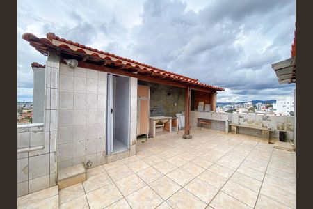 Apartamento para alugar com 129m², 3 quartos e 1 vaga