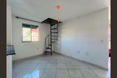 Sala de casa para alugar com 3 quartos, 150m² em Curicica, Rio de Janeiro
