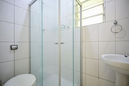 Banheiro de casa para alugar com 1 quarto, 40m² em Jardim Monte Kemel, São Paulo