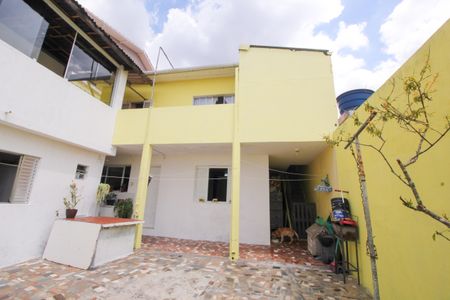 Casa à venda com 201m², 5 quartos e 4 vagasQuintal