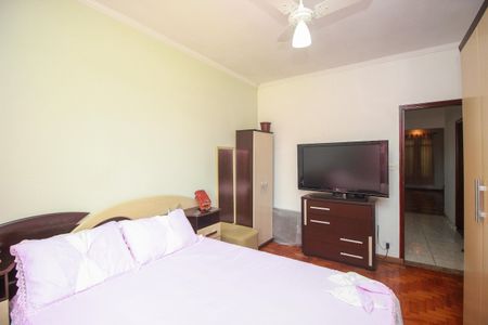 Casa à venda com 201m², 5 quartos e 4 vagasQuarto 2