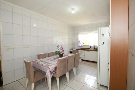 Casa à venda com 201m², 5 quartos e 4 vagasCozinha