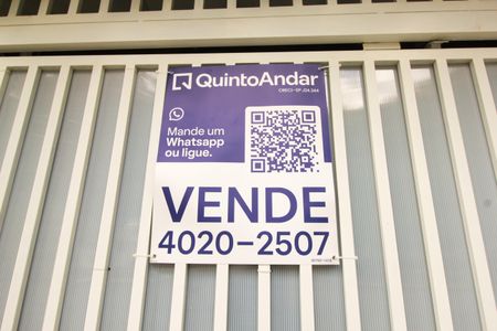 Casa à venda com 201m², 5 quartos e 4 vagasPlaca instalada em 26/03/2026 com o código WYNY-1418