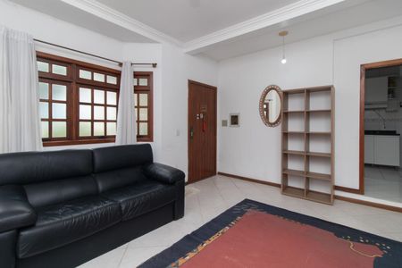 Casa para alugar com 60m², 1 quarto e 1 vaga Casa para alugar com 60m², 1 quarto e 1 vagaSala