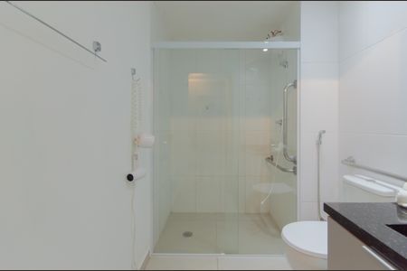 Banheiro de kitnet/studio para alugar com 1 quarto, 32m² em Vila Clementino, São Paulo