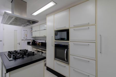 Casa de condomínio à venda com 205m², 3 quartos e 5 vagas Casa de condomínio à venda com 205m², 3 quartos e 5 vagasCozinha