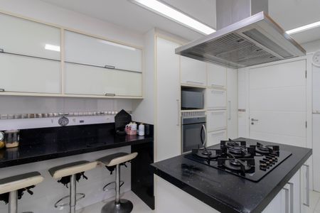 Casa de condomínio à venda com 205m², 3 quartos e 5 vagas Casa de condomínio à venda com 205m², 3 quartos e 5 vagasCozinha