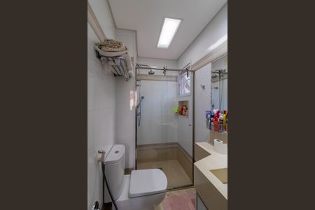 Casa de condomínio à venda com 205m², 3 quartos e 5 vagas Casa de condomínio à venda com 205m², 3 quartos e 5 vagasBanheiro da Suíte 3