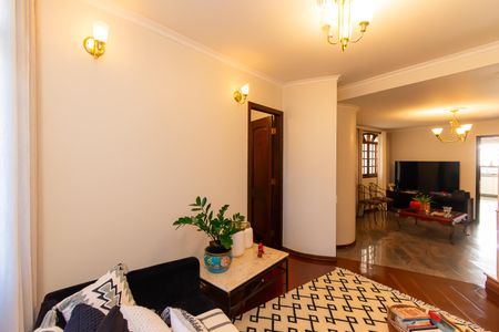 Casa à venda com 286m², 3 quartos e 6 vagas Casa à venda com 286m², 3 quartos e 6 vagasSala de Estar