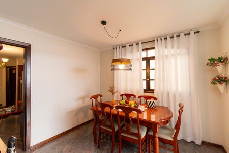 Casa à venda com 286m², 3 quartos e 6 vagas Casa à venda com 286m², 3 quartos e 6 vagasSala de Jantar