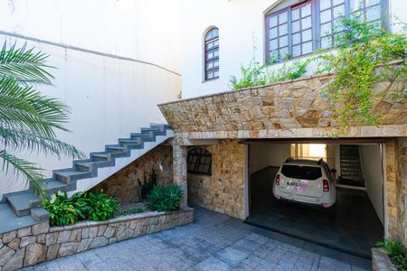 Casa à venda com 286m², 3 quartos e 6 vagas Casa à venda com 286m², 3 quartos e 6 vagasGaragem