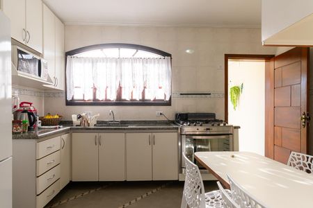 Casa à venda com 286m², 3 quartos e 6 vagas Casa à venda com 286m², 3 quartos e 6 vagasCozinha