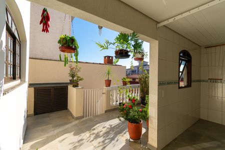 Casa à venda com 286m², 3 quartos e 6 vagas Casa à venda com 286m², 3 quartos e 6 vagasQuintal