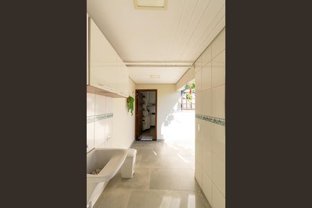 Casa à venda com 286m², 3 quartos e 6 vagas Casa à venda com 286m², 3 quartos e 6 vagasÁrea de Serviço