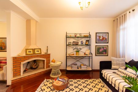 Casa à venda com 286m², 3 quartos e 6 vagas Casa à venda com 286m², 3 quartos e 6 vagasSala de Estar