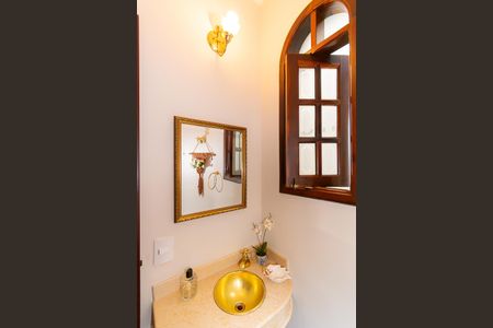 Casa à venda com 286m², 3 quartos e 6 vagas Casa à venda com 286m², 3 quartos e 6 vagasLavabo