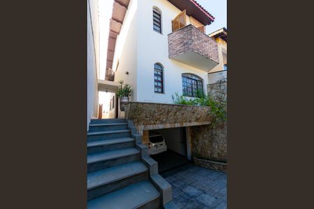 Casa à venda com 286m², 3 quartos e 6 vagas Casa à venda com 286m², 3 quartos e 6 vagasEntrada