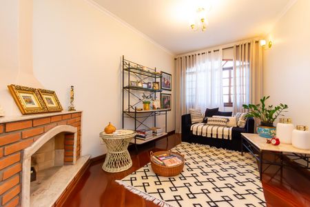 Casa à venda com 286m², 3 quartos e 6 vagas Casa à venda com 286m², 3 quartos e 6 vagasSala de Estar