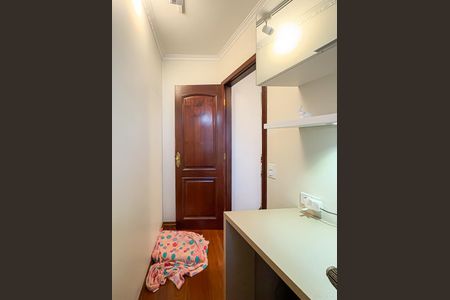 Casa à venda com 286m², 3 quartos e 6 vagas Casa à venda com 286m², 3 quartos e 6 vagasEscritório