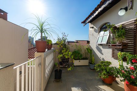 Casa à venda com 286m², 3 quartos e 6 vagas Casa à venda com 286m², 3 quartos e 6 vagasQuintal