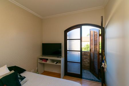 Casa à venda com 286m², 3 quartos e 6 vagas Casa à venda com 286m², 3 quartos e 6 vagasSuíte