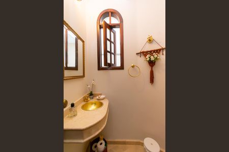 Casa à venda com 286m², 3 quartos e 6 vagas Casa à venda com 286m², 3 quartos e 6 vagasLavabo