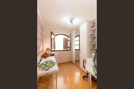 Casa à venda com 286m², 3 quartos e 6 vagas Casa à venda com 286m², 3 quartos e 6 vagasQuarto 2