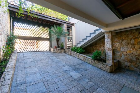 Casa à venda com 286m², 3 quartos e 6 vagas Casa à venda com 286m², 3 quartos e 6 vagasGaragem