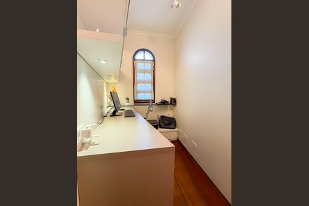 Casa à venda com 286m², 3 quartos e 6 vagas Casa à venda com 286m², 3 quartos e 6 vagasEscritório